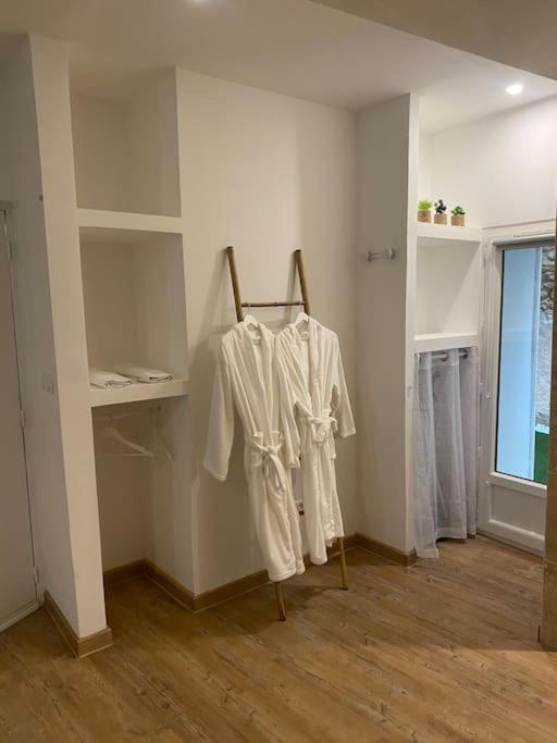 Superbe Suite Avec Jacuzzi Patio Et Sauna La Ciotat Exterior photo
